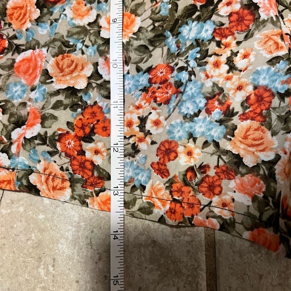 ❤️❤️LIKE NEW -MONTEAU LOS ANGELES SUPER CUTE FLORAL SHORTS SZ M❤️❤️ - Picture 7 of 11